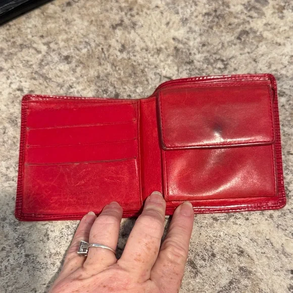 Mens Red Epi LV wallet - Picture 4 of 6
